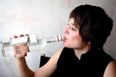 женщина алкоголик